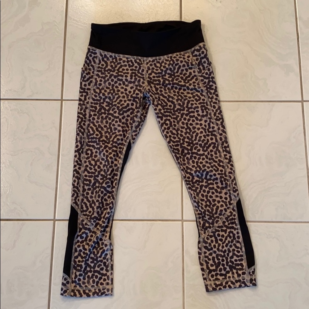Lululemon Cropped Leopard Leggings
